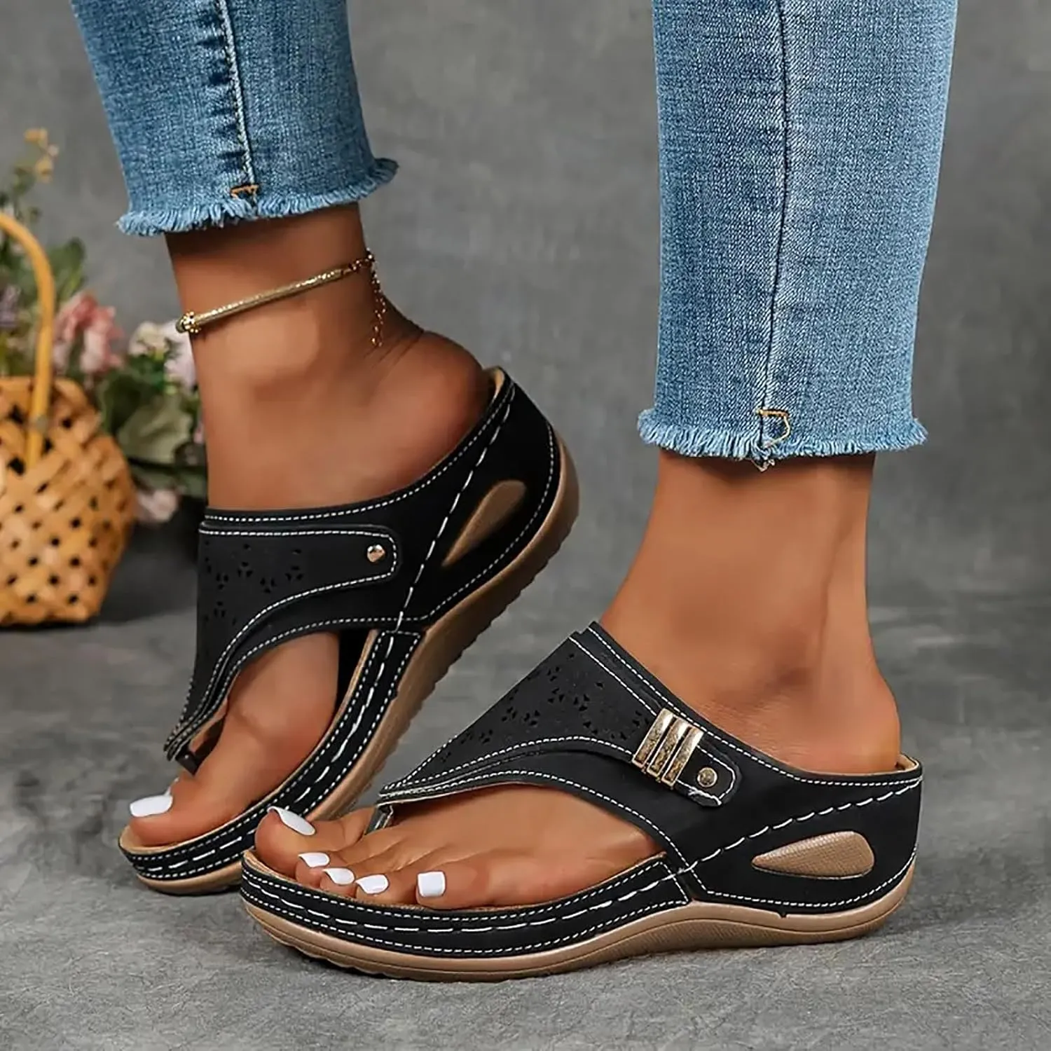 Breathable Mesh Hollow Sports Sandals Non-Slip 2024 New Womens Wedge Orthopedic Flip-Flops Summer Casual Sandals Open Toe