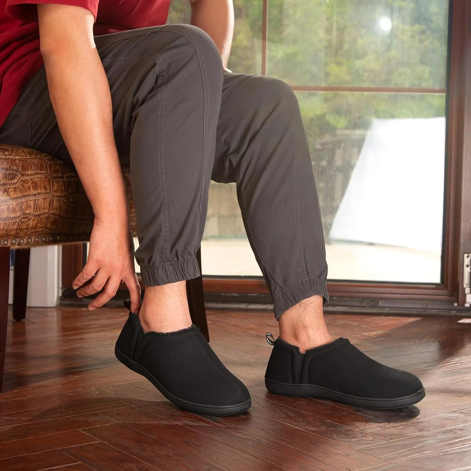 Snug Leaves Men's Faux Wool Slippers Comfy Warm Winter House Shoes with Elastic Gores